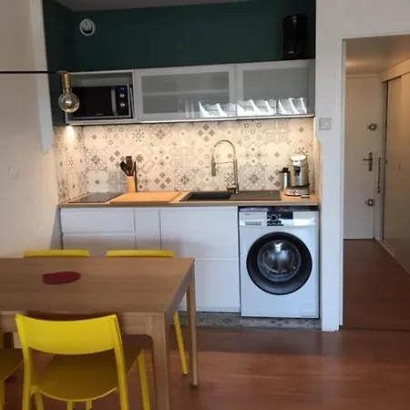 Avec Terrasse A Port Camargue, Piscine Et Parking - Fr-1-731-114 *
